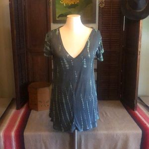 Boho tie dye t shirt Buttery soft. Size M